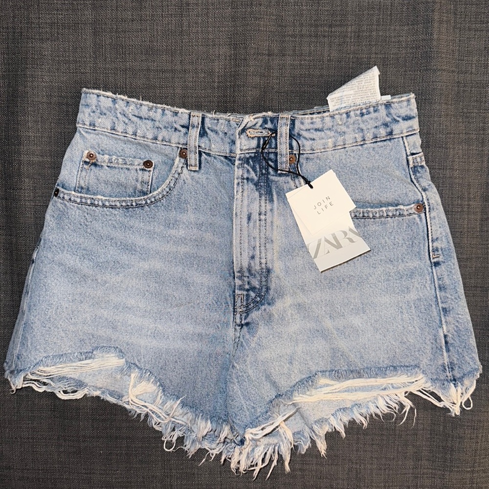 Zara trf high rise denim shorts light wash size 4